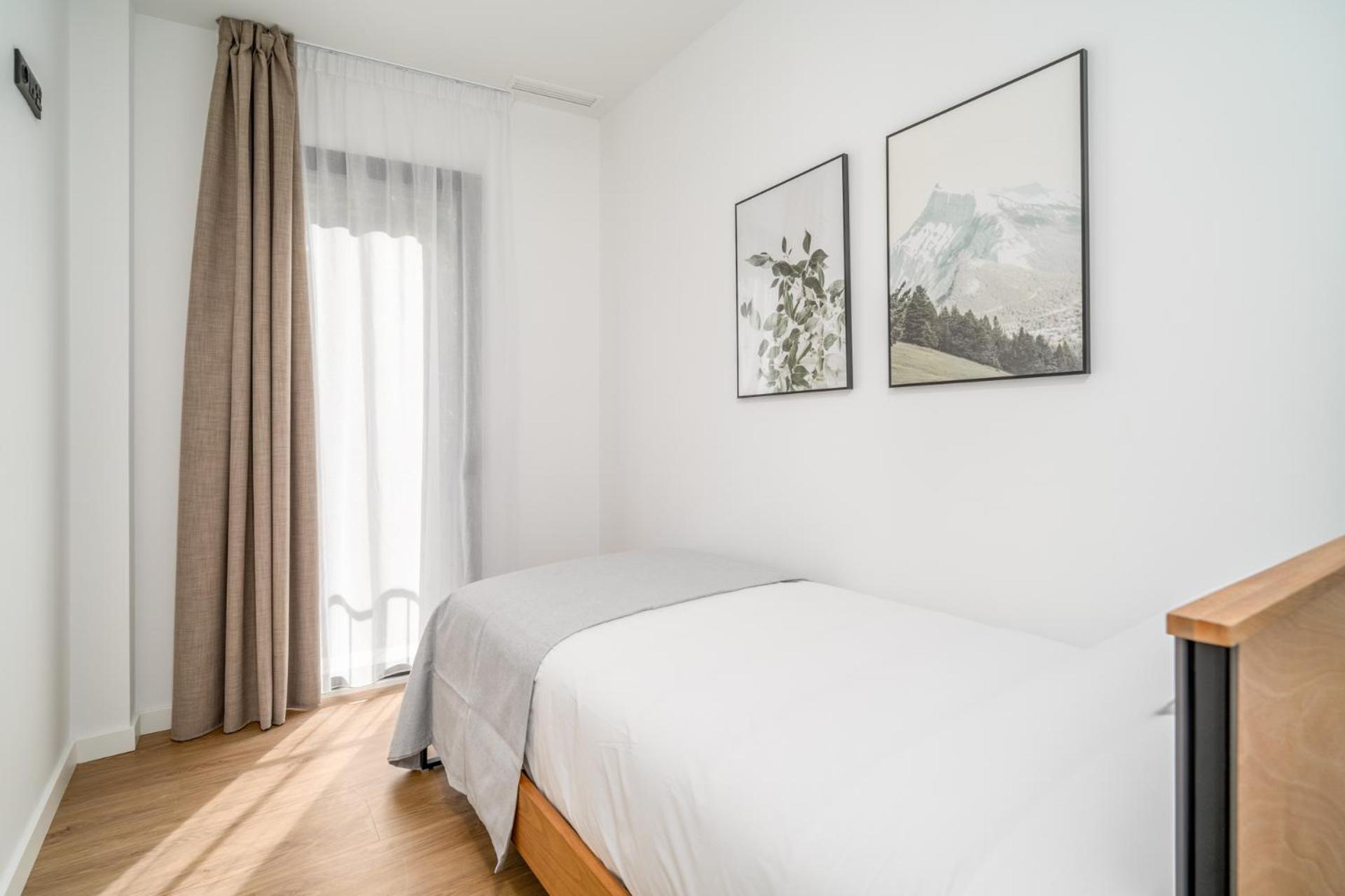 Limehome Barcelona Placa Pirineus L’Hospitalet de Llobregat Zewnętrze zdjęcie